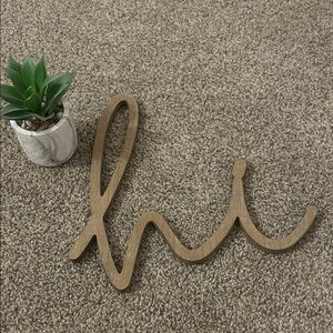 Brown Wooden 'Hi' Wall Decor